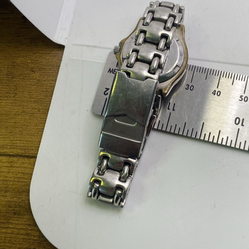 Eddie Bauer Womens Vintage Silver Watch New Battery - Picture 4 of 5